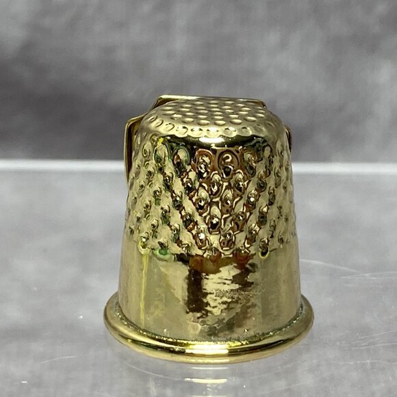 Gold-tone Skamania Lodge Washington State Collectible Thimble With Shield Design - Picture 4 of 7